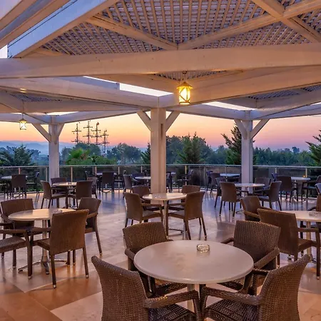 River Hotel