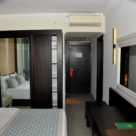 Lrs River & Szálloda Side