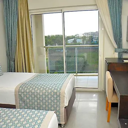 Hotel Lrs River &