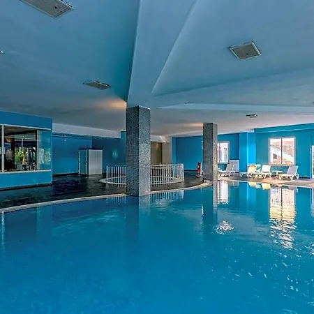 Hotel Lrs River &