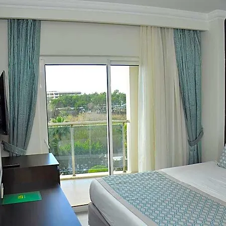 Hotel Lrs River & 5*