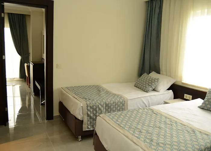 Hotel Lrs River & 5*