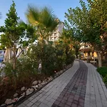 Ξενοδοχείο Lrs River &